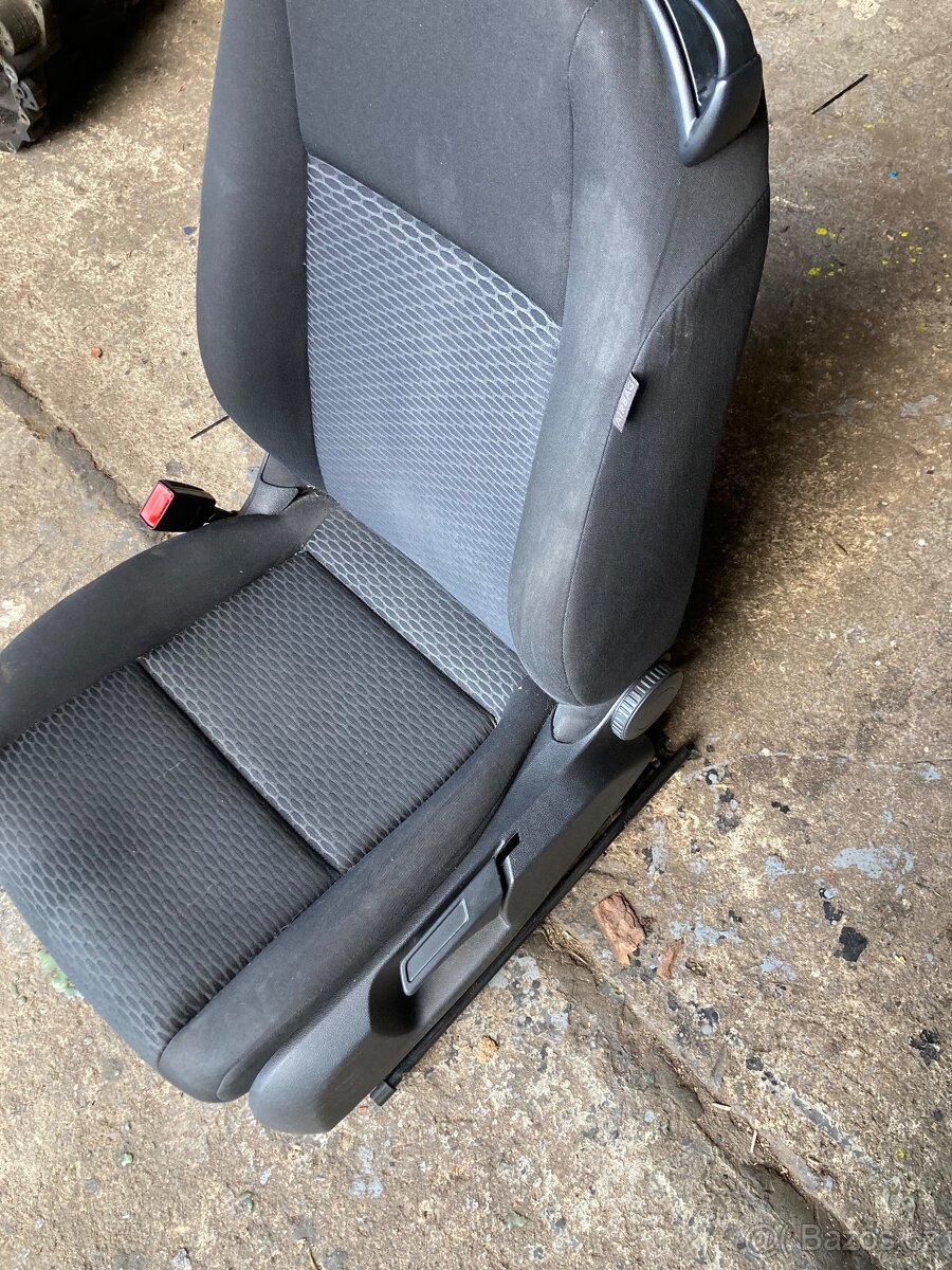 Díly volkswagen Golf 6 1,4l 59kw - 17