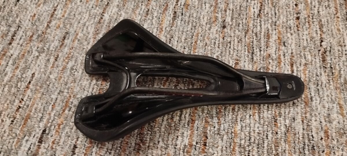 Specialized Carbon velikost S - 17