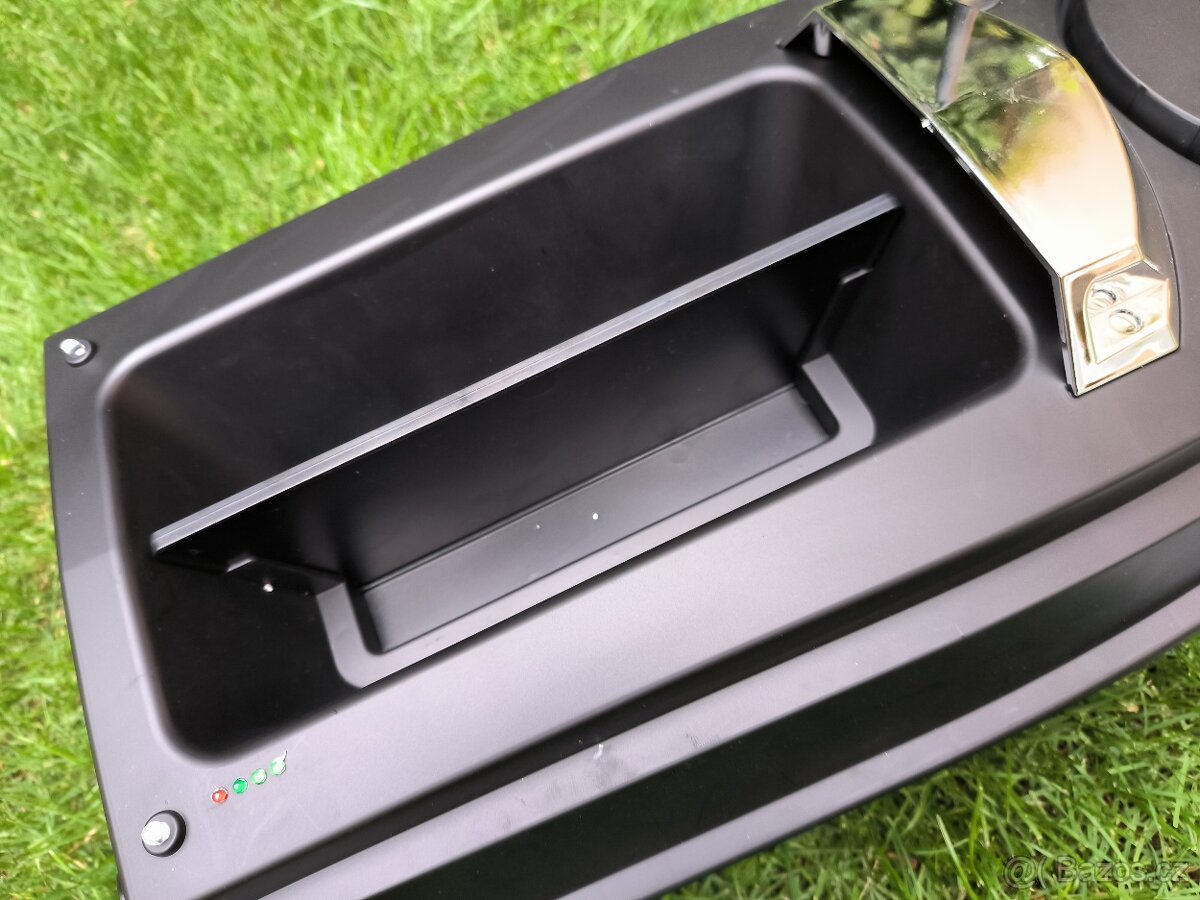 Zavazacia lodka s GPS + Sonar - 17