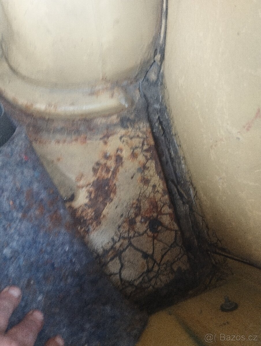 Prodám Trabanta 601 s t,p - 17