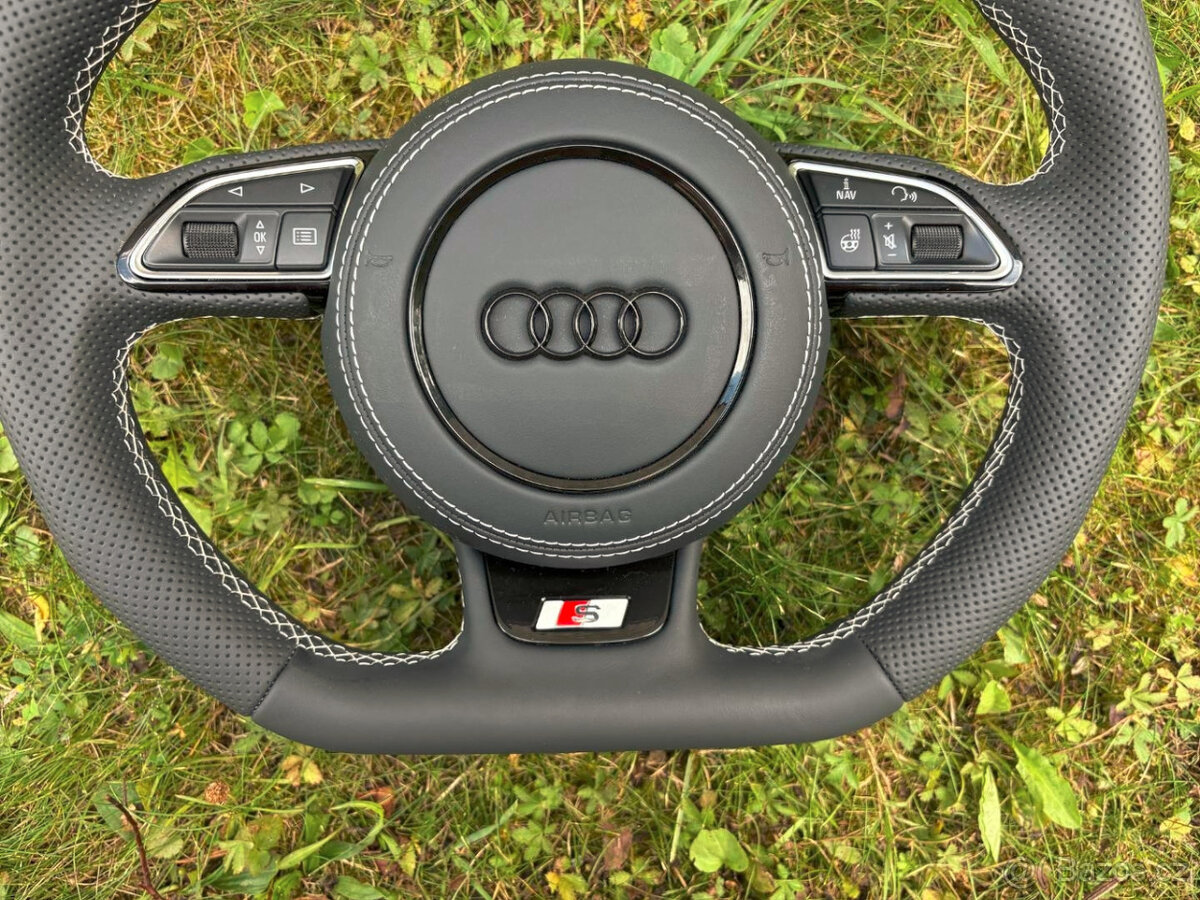 VYHRIVANY AUDI VOLANT - ZREZANY - PERFOROVANA KUZE - 17