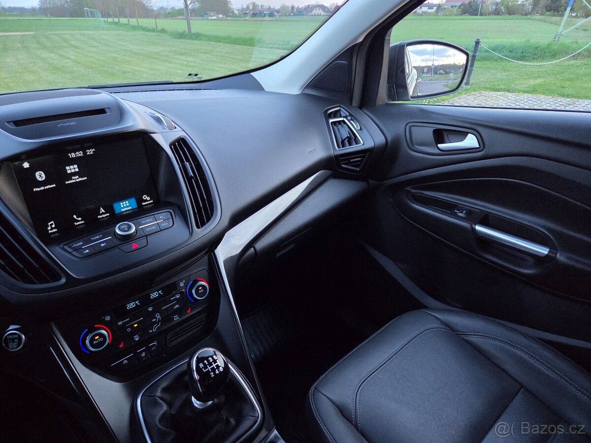 Ford Kuga, 2.0 TDCi,110kW,ČR,kamera,Panor - 17