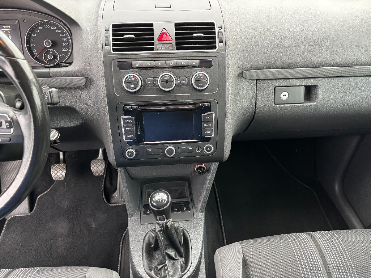 Volkswagen Touran 2.0 TDI MATCH 7 MIST - 17