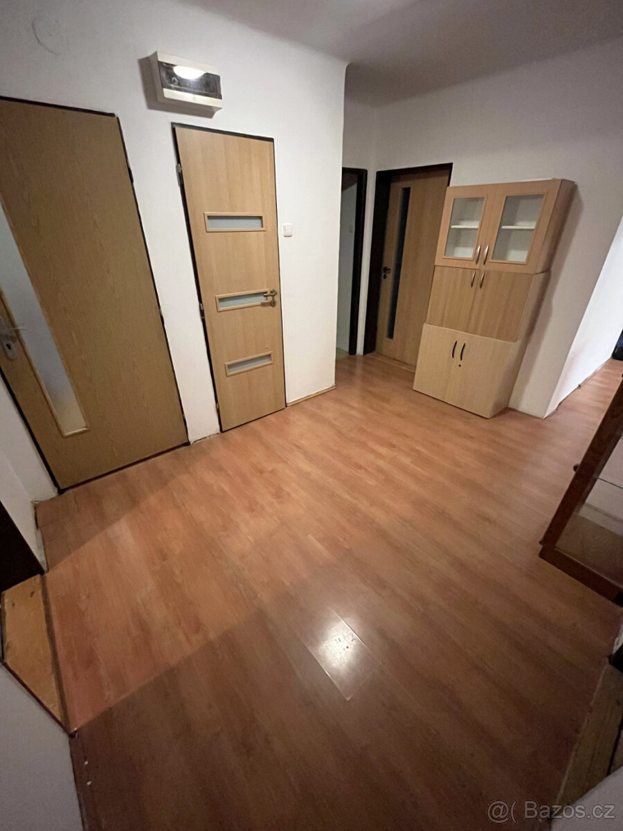 Pronájem bytu 4+1/L,109 m2, Velvary, okr.Kladno, 2.NP, cihla - 17