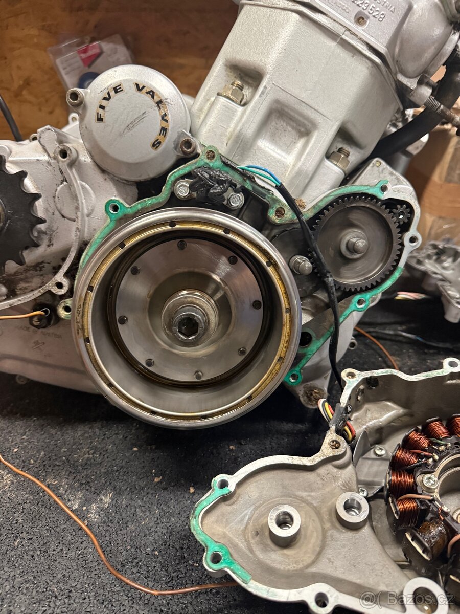 Aprillia/BMW - motor Rotax 650 - 17