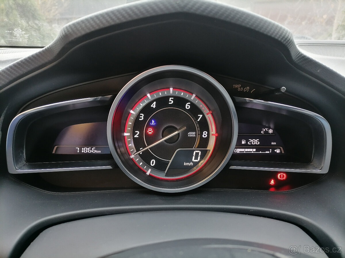Mazda 3 2.0i 88kw Sport 72000km HeadUpBoseXenonVyhřSed - 17