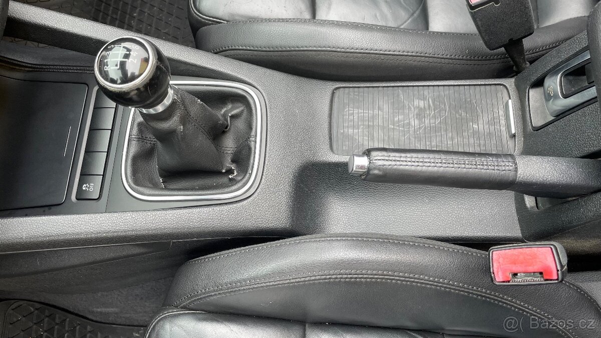 VW EOS 2.0TDI CLIMATRONIC KŮŽE NAVI - 17