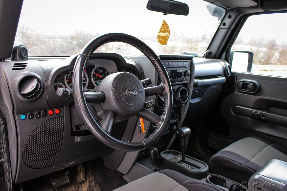 Jeep Wrangler 2.8 CRD Sport A/T - 17