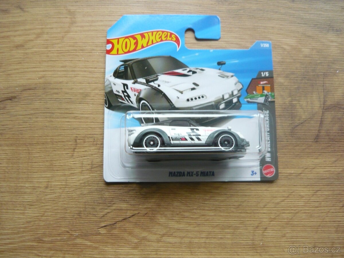 AUTÍČKA HOT WHEELS - 17
