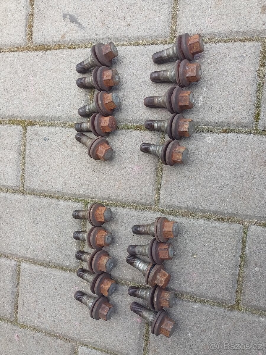 ALU kola 5x108R18 Peugeot 8Jx18CH ET 41 stř.65mm - 17