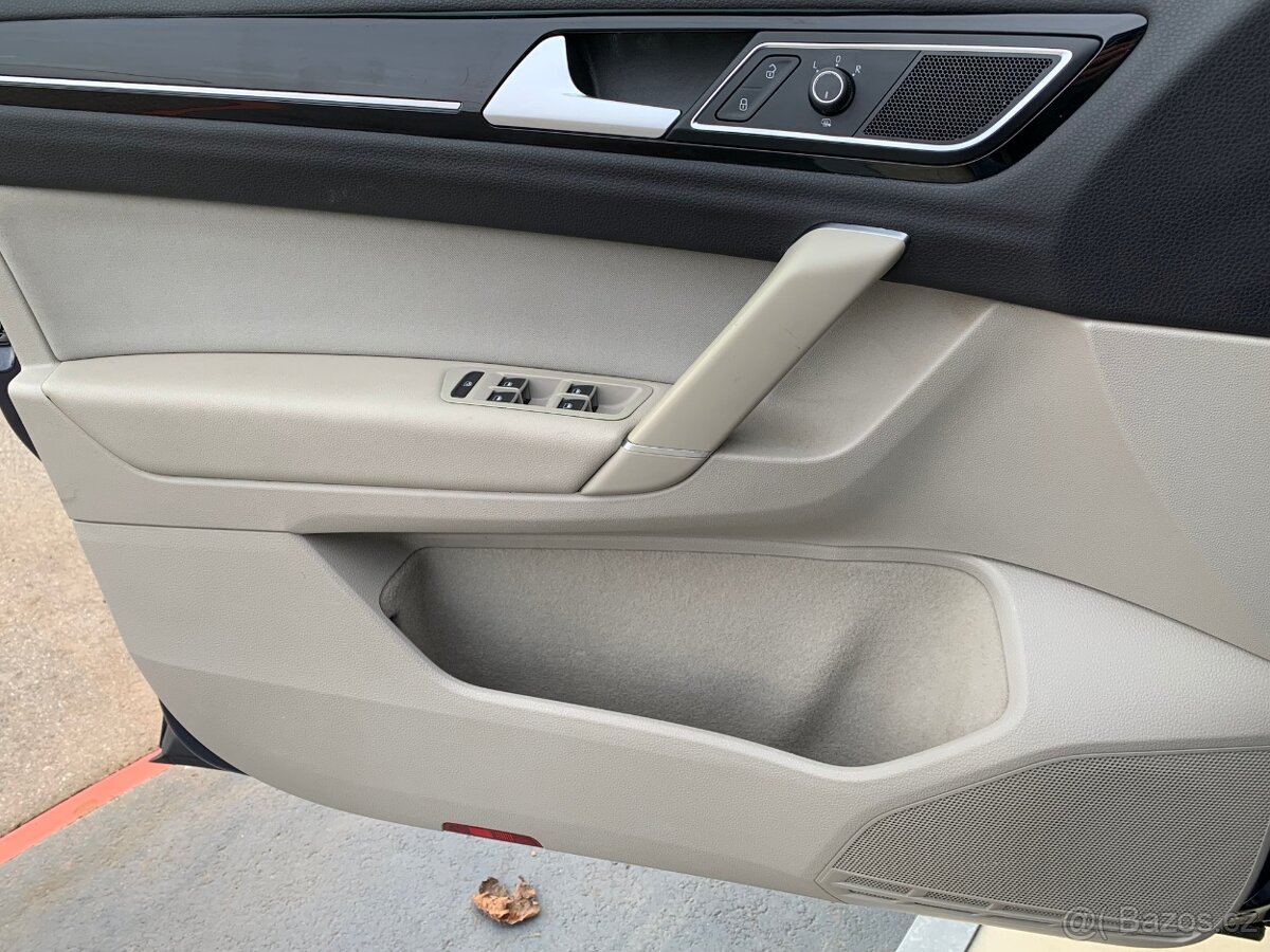 Volkswagen Golf Sportsvan 2.0TDi,110KW,P. KAMERA, VÝBAVA - 17