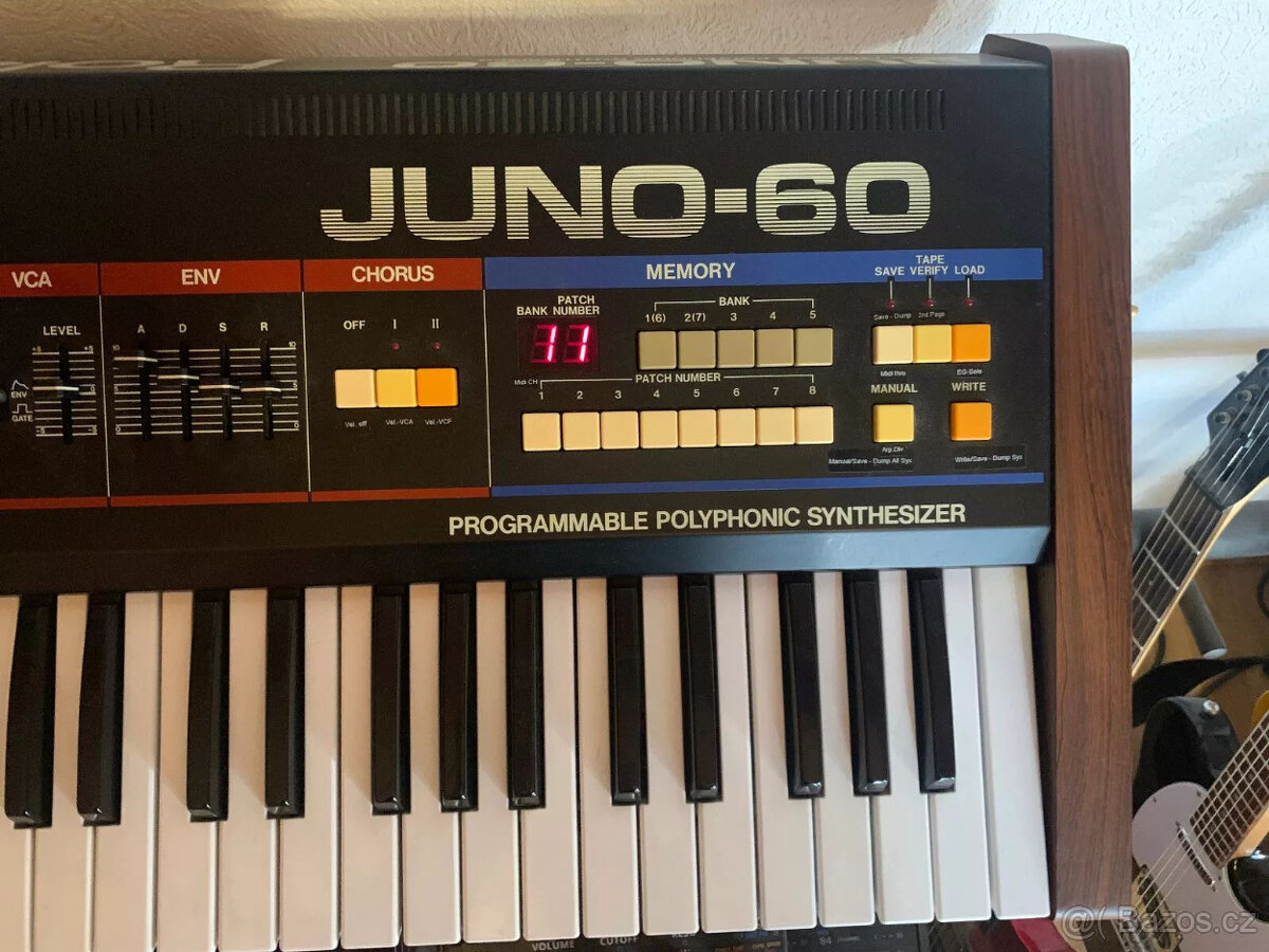 Analogový polyfonní syntezátor Roland Juno 60 s MIDI - 17