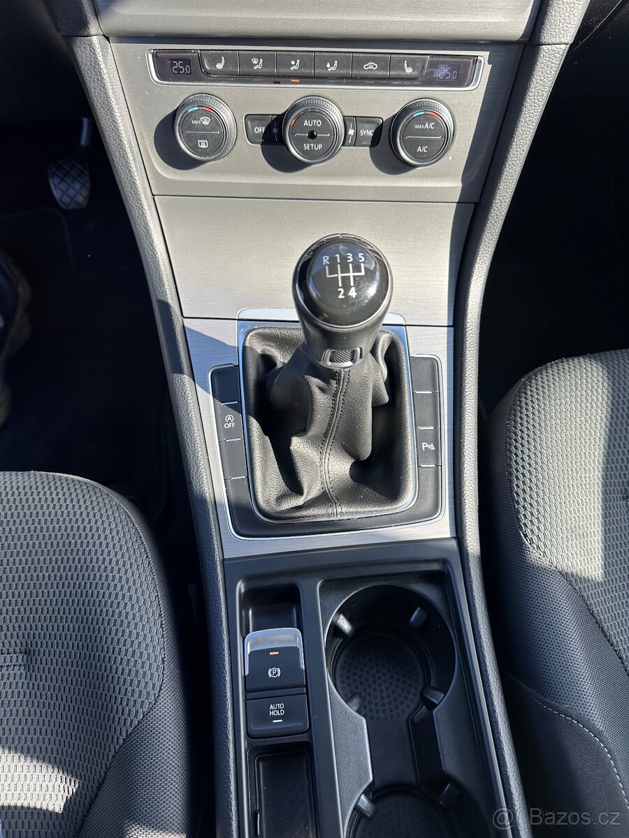 VW GOLF 1.2TSI-ROZVODY ŘEMENEM-VELKA VYBAVA - 17