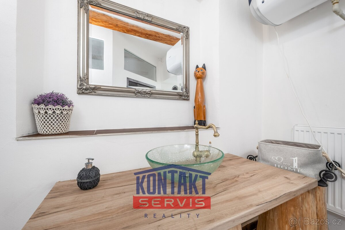 Nabízíme k prodeji stylově zařízený Apartmánový dům v podhů - 17