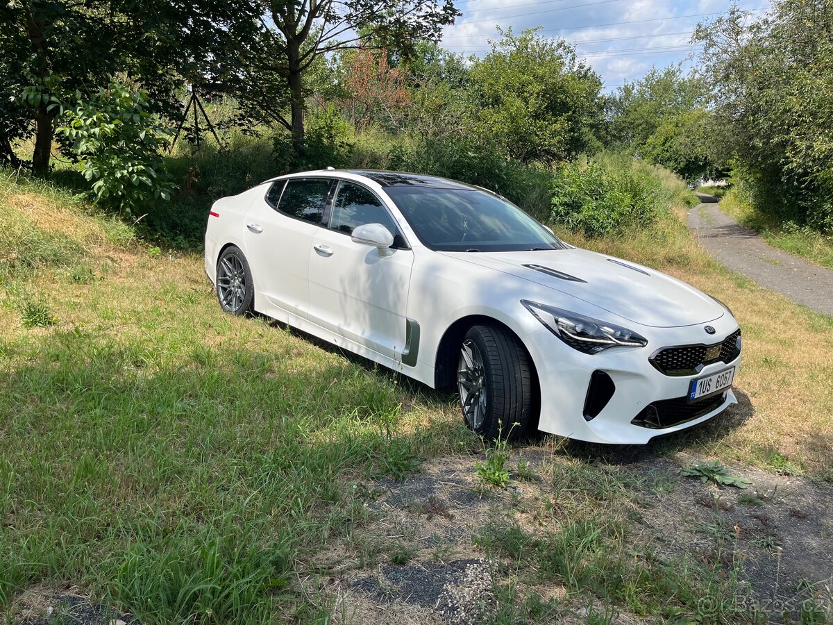 Kia Stinger - 17
