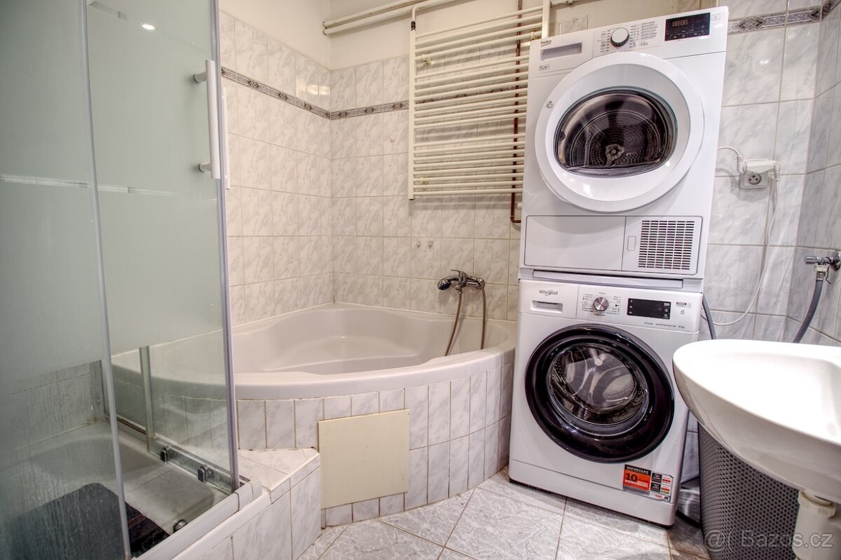 Byt 3+1, 92 m2/balkon, Hradec Králové – centrum. - 17