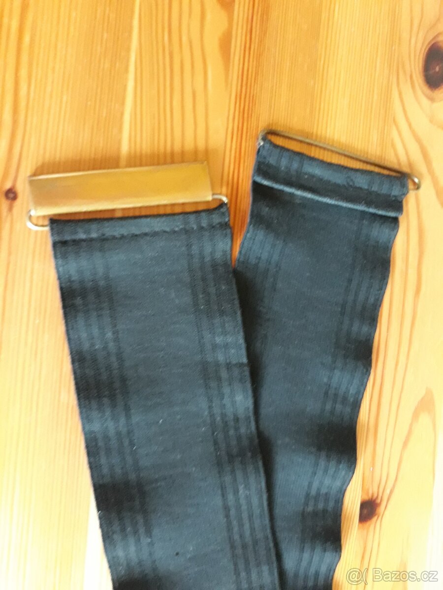 Starý vojenský kompas, pouzdro na cigarety aj. - 17