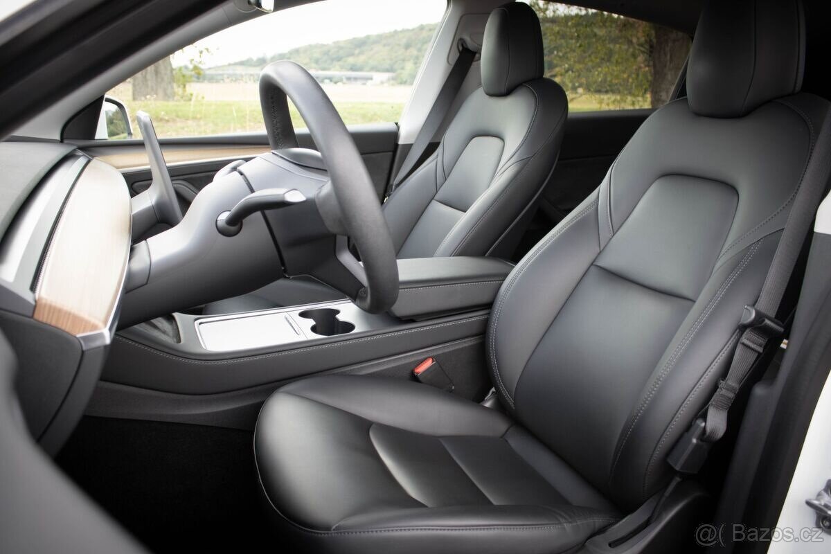 Tesla Model Y Dual Motor Long Range 378kw - odp. DPH - 17
