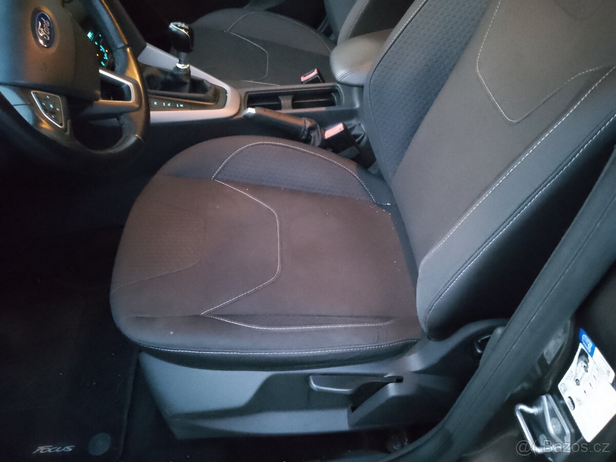 Ford Focus kombi benzin facelift 2016 162tis km - 17