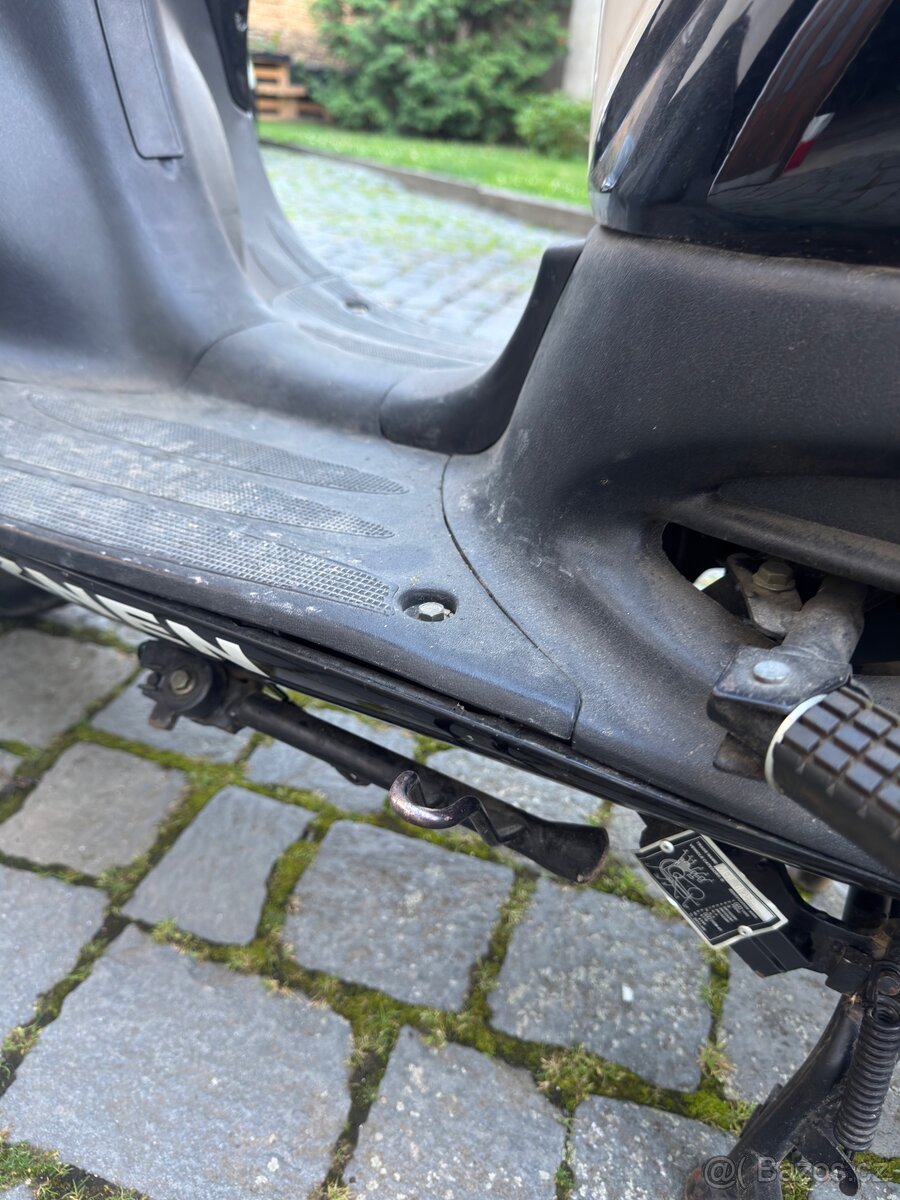 SKÚTR ZNEN RETRO - 17