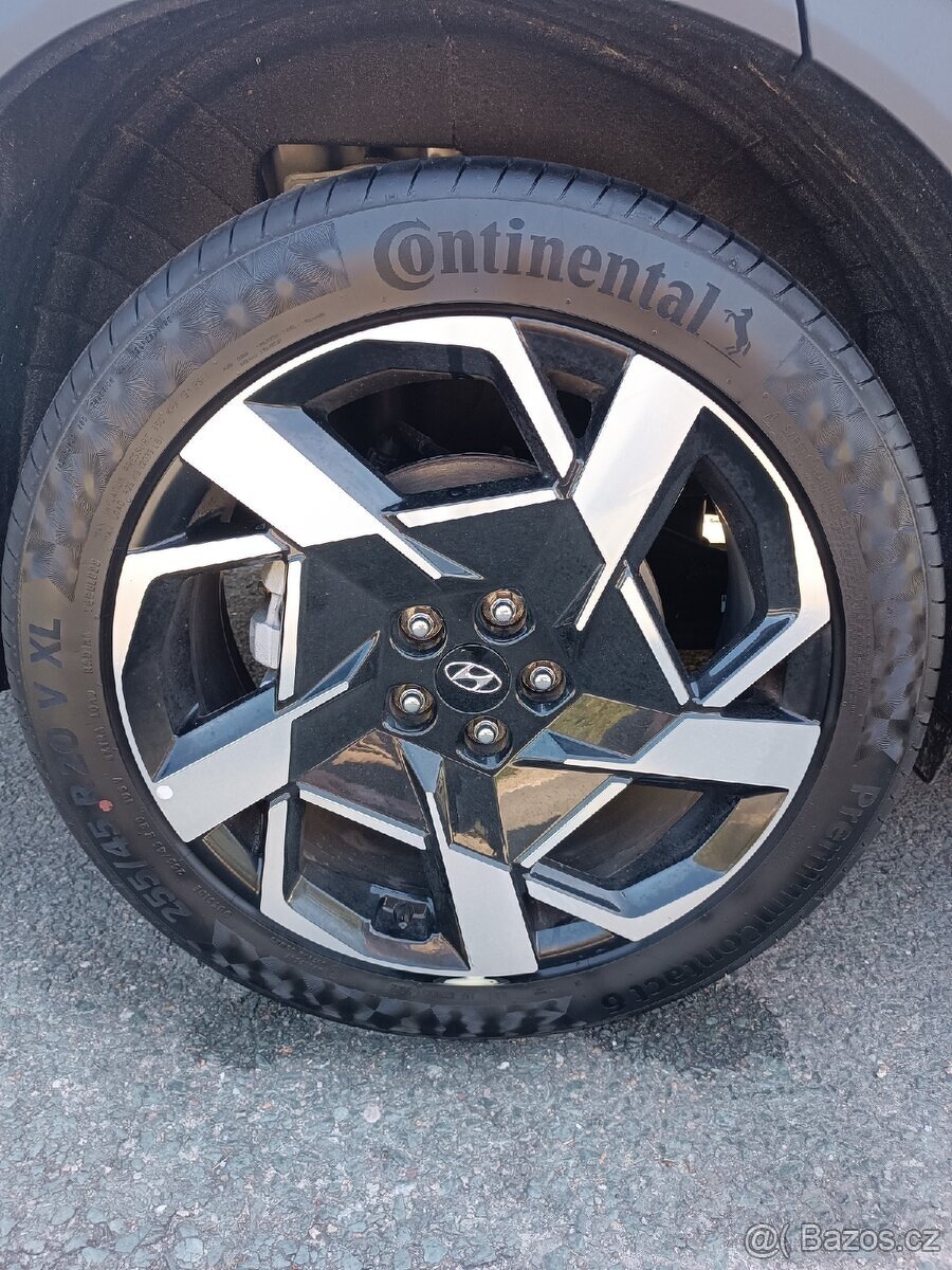 Hyundai SANTA FE 2,2 CRDI automat 4/23 PREMIUM ČR TOP 4200km - 17