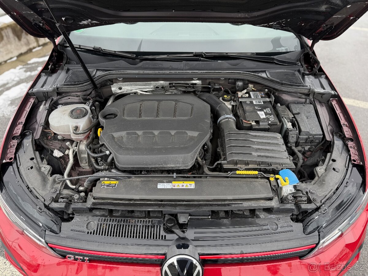 VW Golf VIII GTI - 17