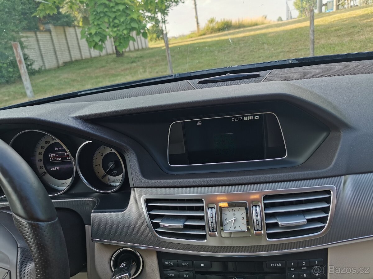 Mercedes E200 CDI - FACELIFT 2014, SERVIS, MANUAL 6kv. - 17