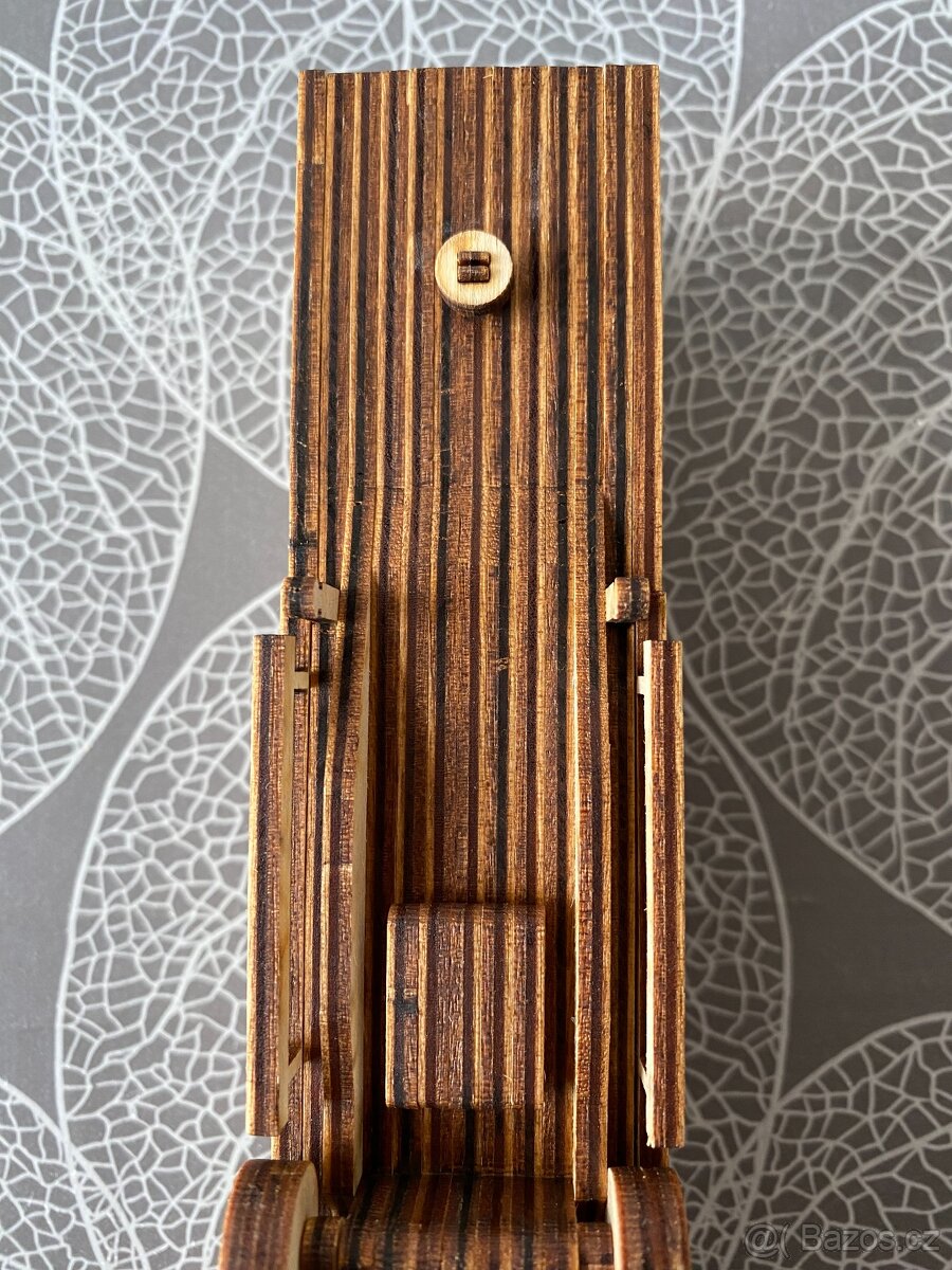 Nový dřevěný model tahače Iveco S-Way s návěsem Panav - 17