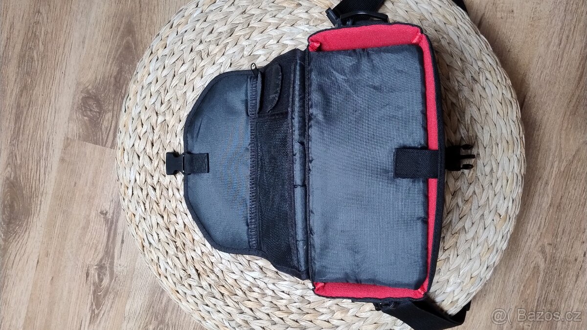 Digitální zrcadlovka s prislusenstvim - 17