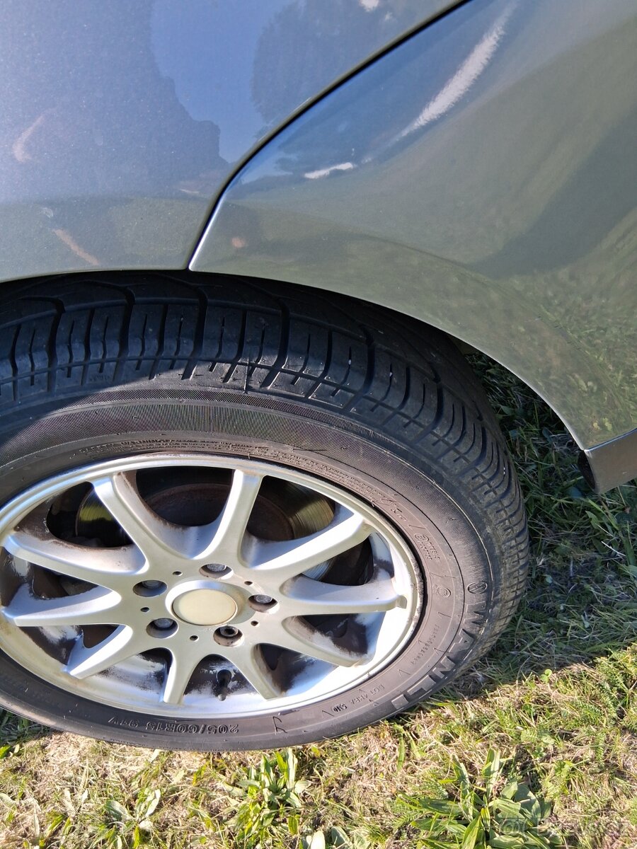 Prodám Volkswagen Touran 1.9 TDi 77kw - 17