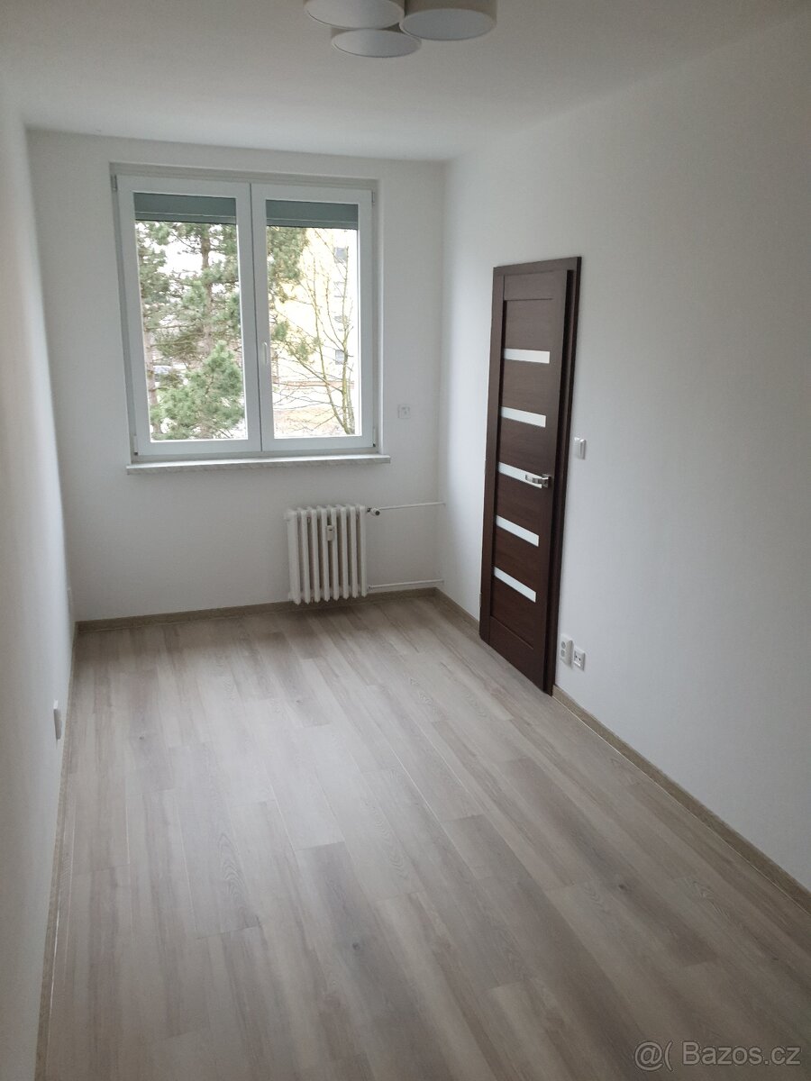 Byt 2+1, Ostrava Poruba, ul. Podroužková - 17