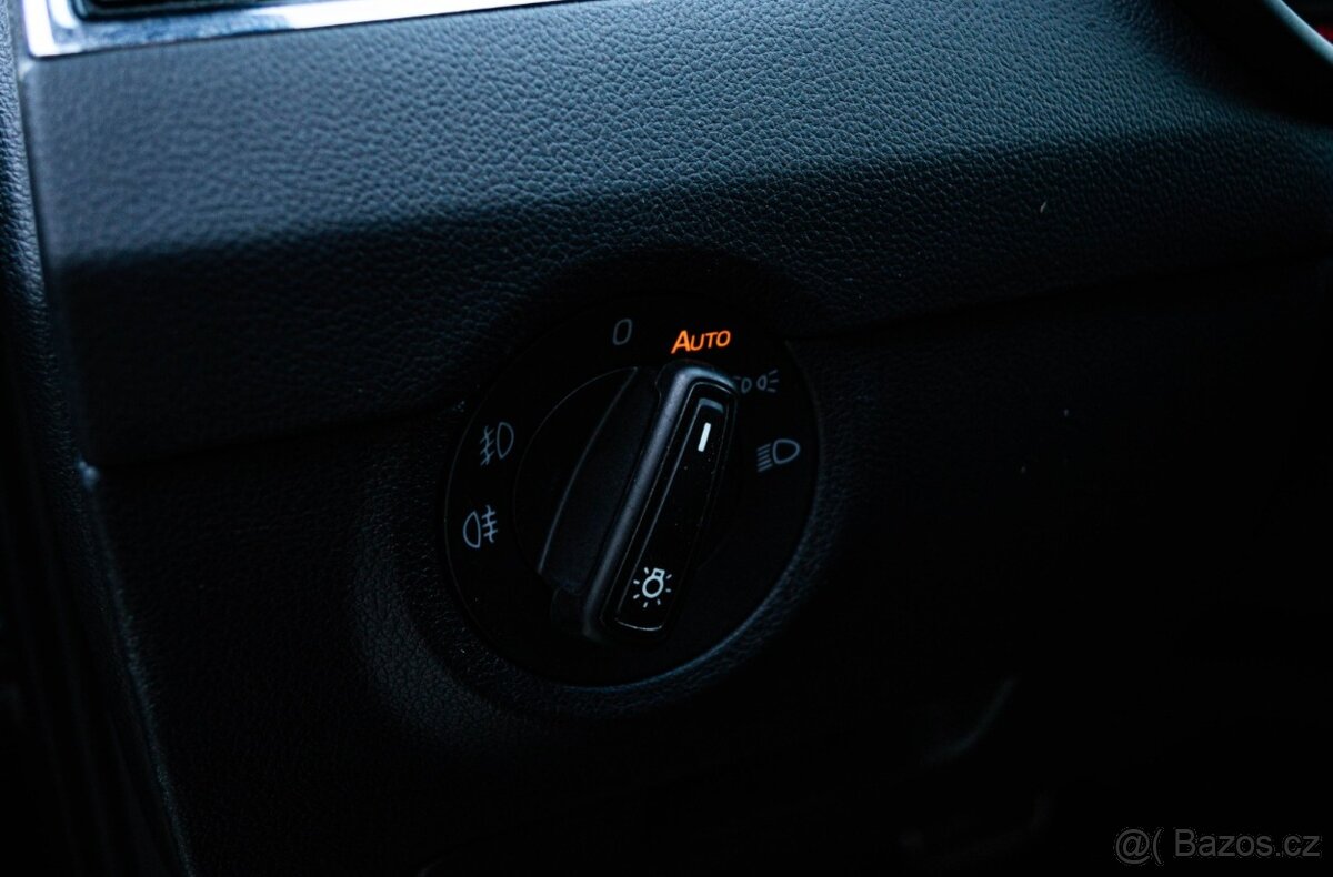 Škoda Octavia Combi 2.0 TDI DPF RS DSG - 17