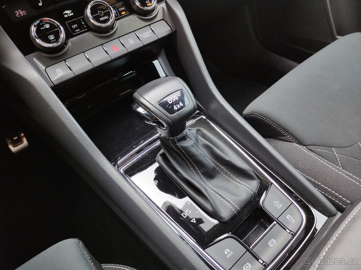 Škoda Karoq 4x4 DSG SPORTLINE FullLED PANORAMA TAŽNÉ - 17