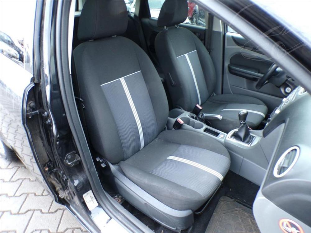 Ford Focus 1,6 16V NAVIGACE - 17