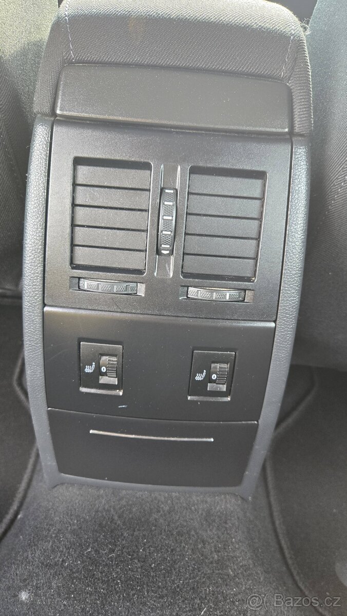 ŠKODA OCTAVIA 1.6i TEAM EDITION 1MAJITEL - 17