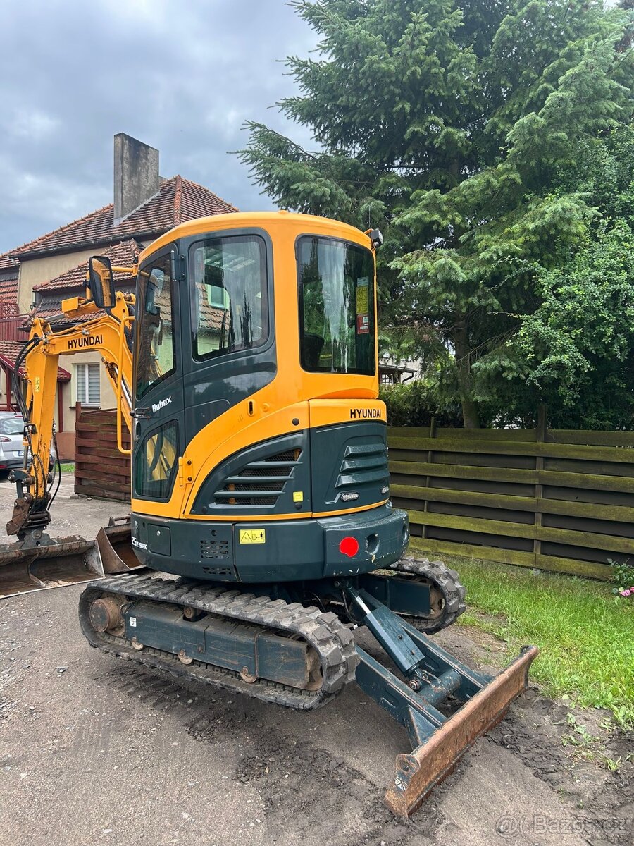Hyundai 25-9Zak Minibagr 2.8T + 3x lžíce - 17