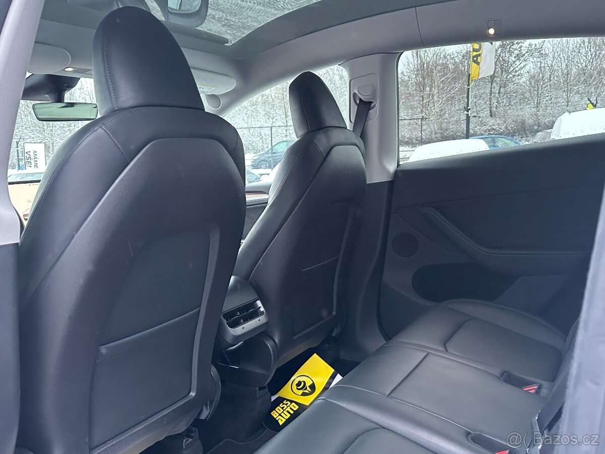 Tesla Model Y 2023 - 17