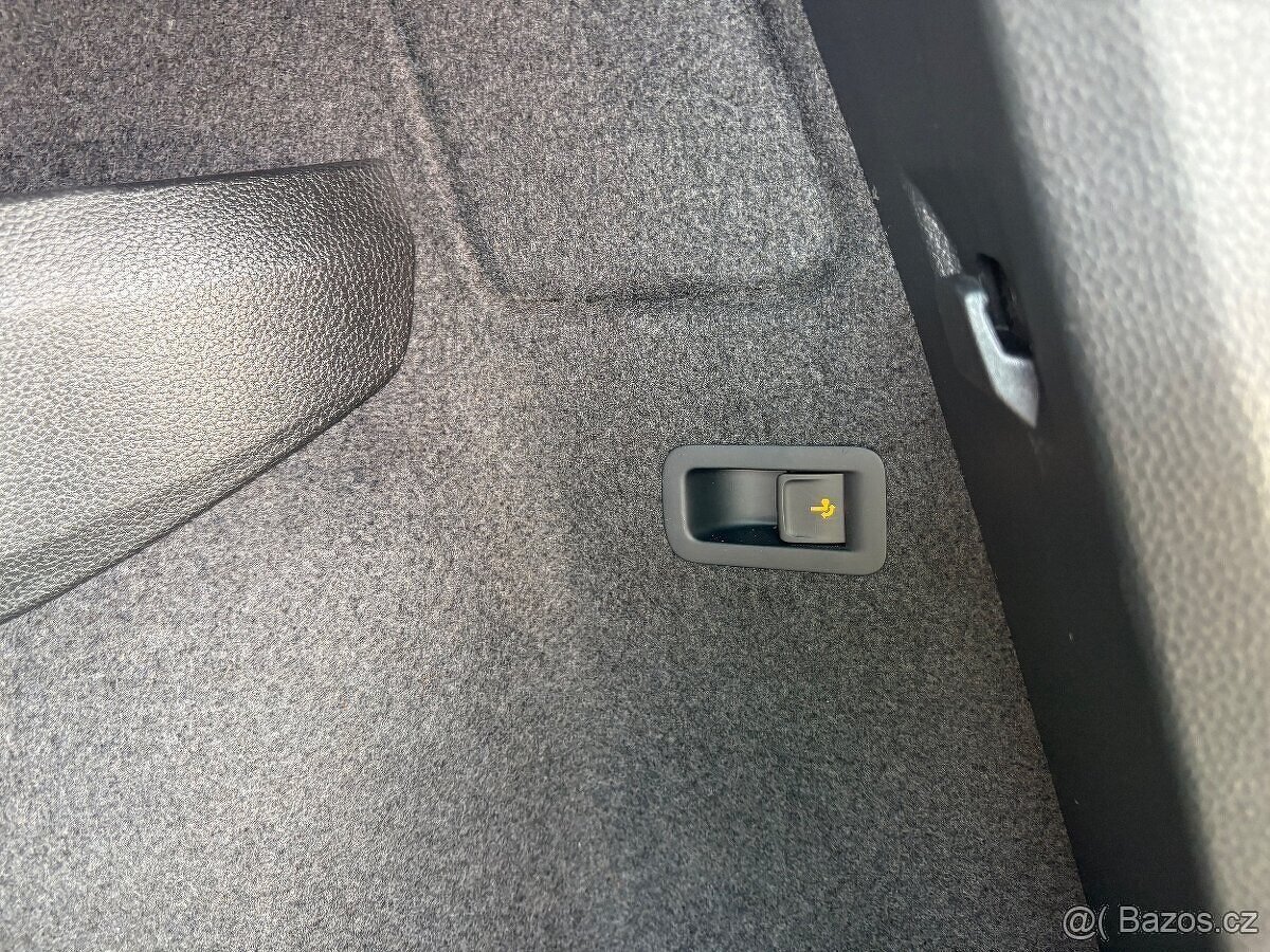 Škoda Karoq 1.5tsi Sportline m.r.2021Matrix acc kamera - 17