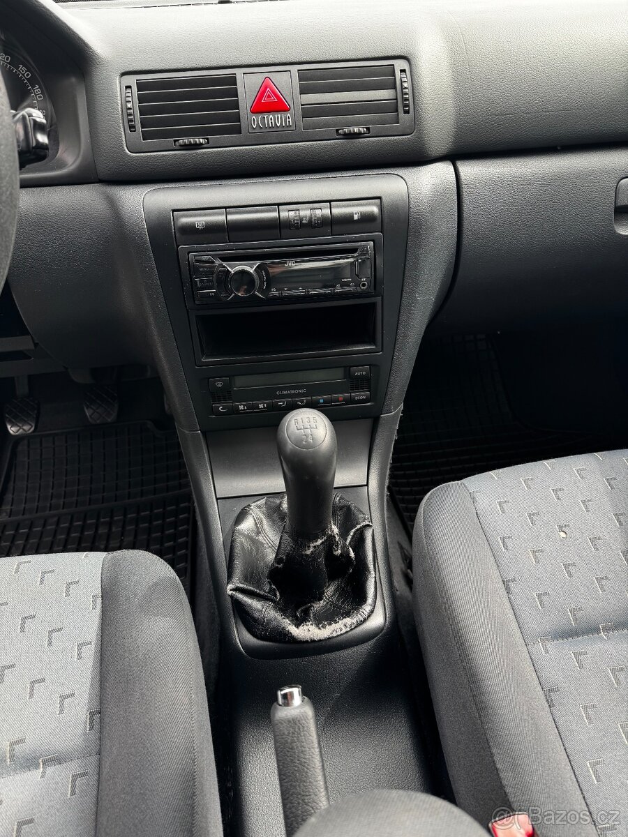Škoda Octavia I. 2.0i 85kw - 17