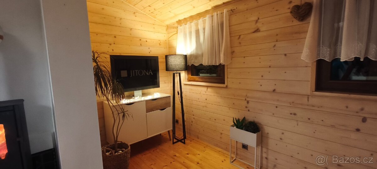 Prodám chatu na Rudolfově cca 3 km od Č.b - 17