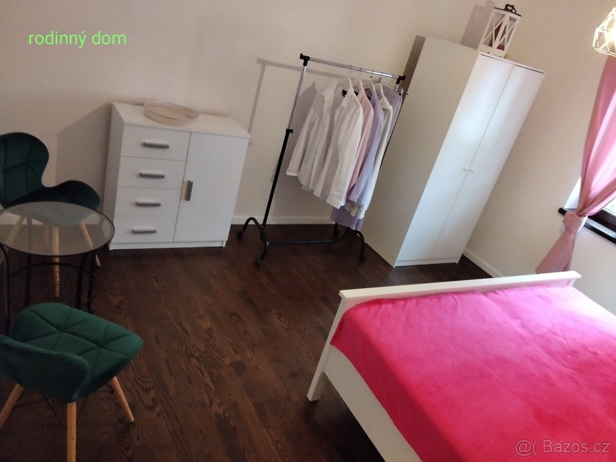 Výnimočná usadlost s dvomi domami - 17