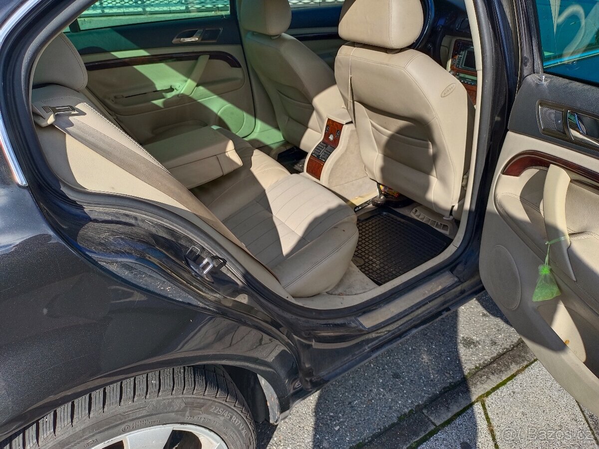 Škoda Superb 2.8 V6 manuál, kůže - 17