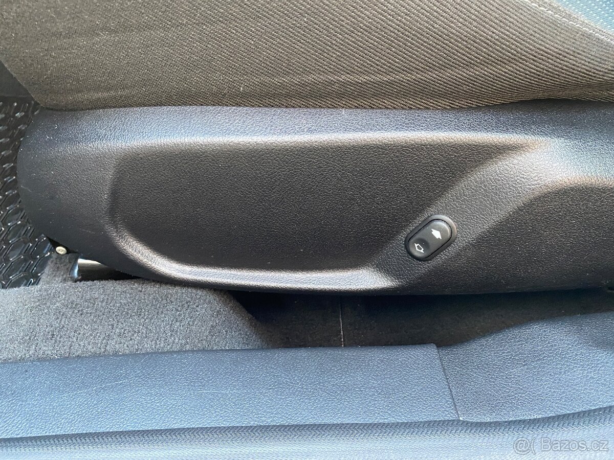 Ford Mondeo Combi 2.0 TDCi 103 kW r.v.2012 - 17