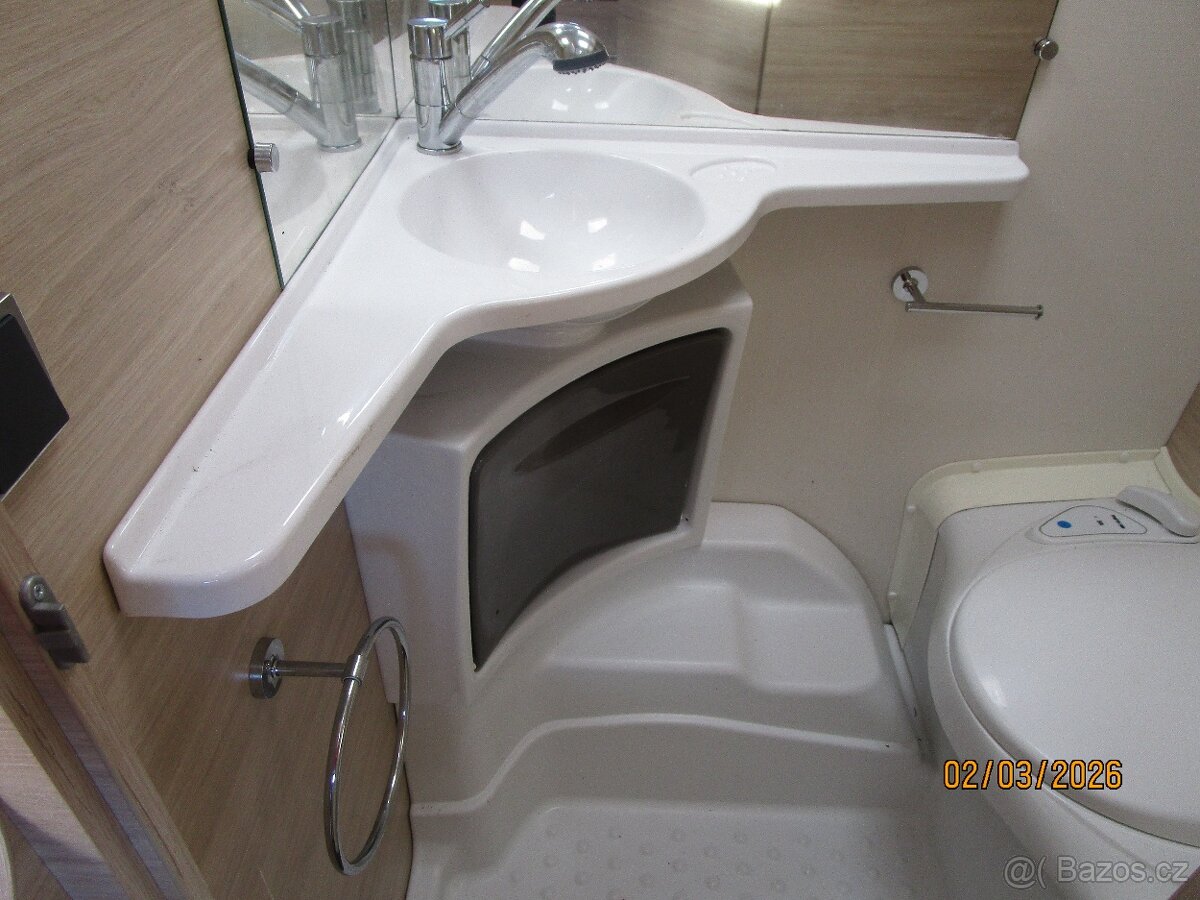 Obytný karavan Sterckeman 430CP-předváděcí - 17