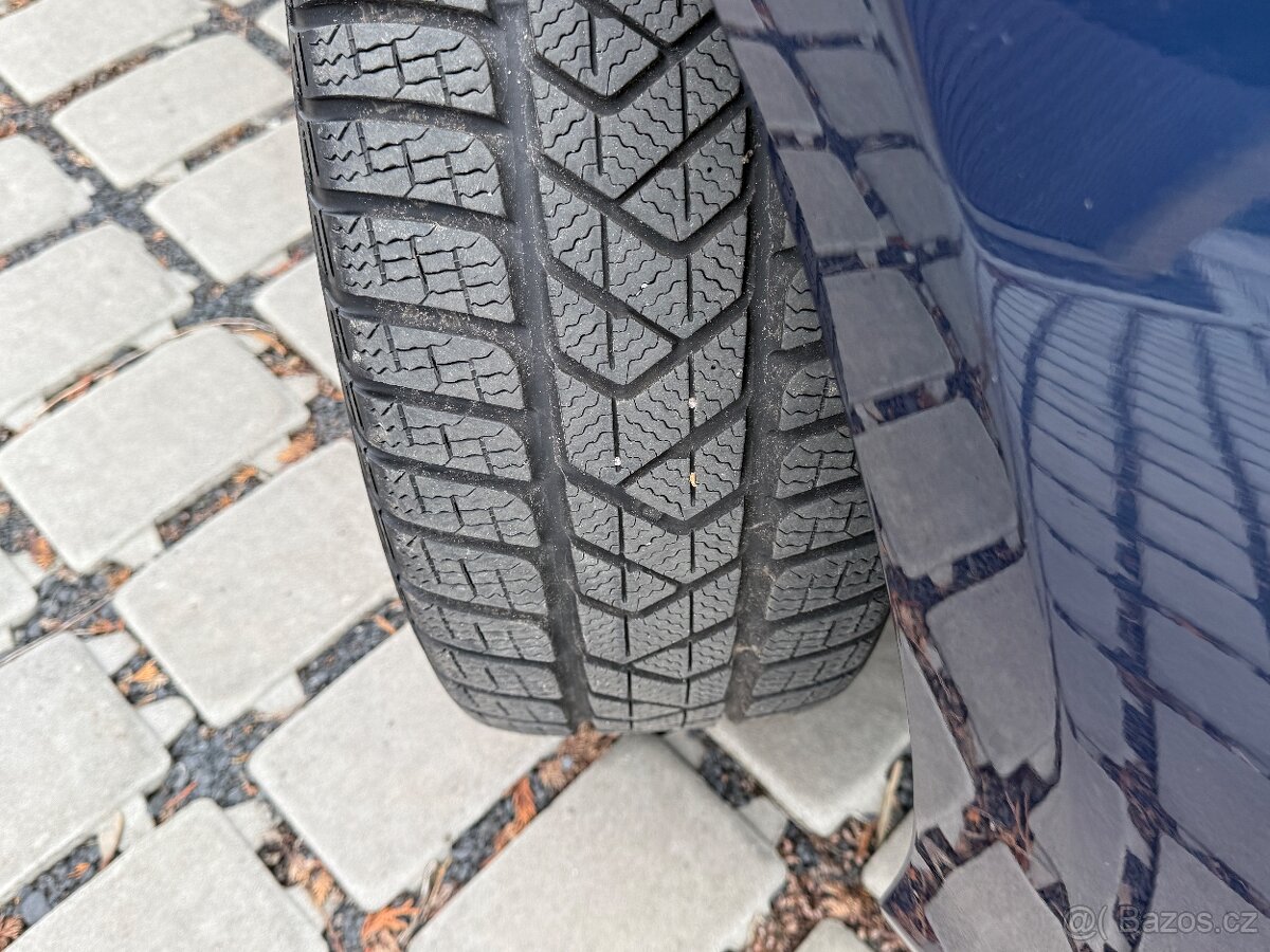 BMW 1.6 75kW BENZÍN model 2014 Xenony - 17