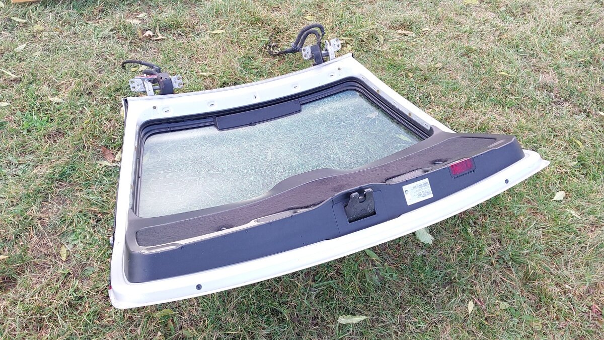 BMW E39 – DVEŘE KUFRU TOURING - 17