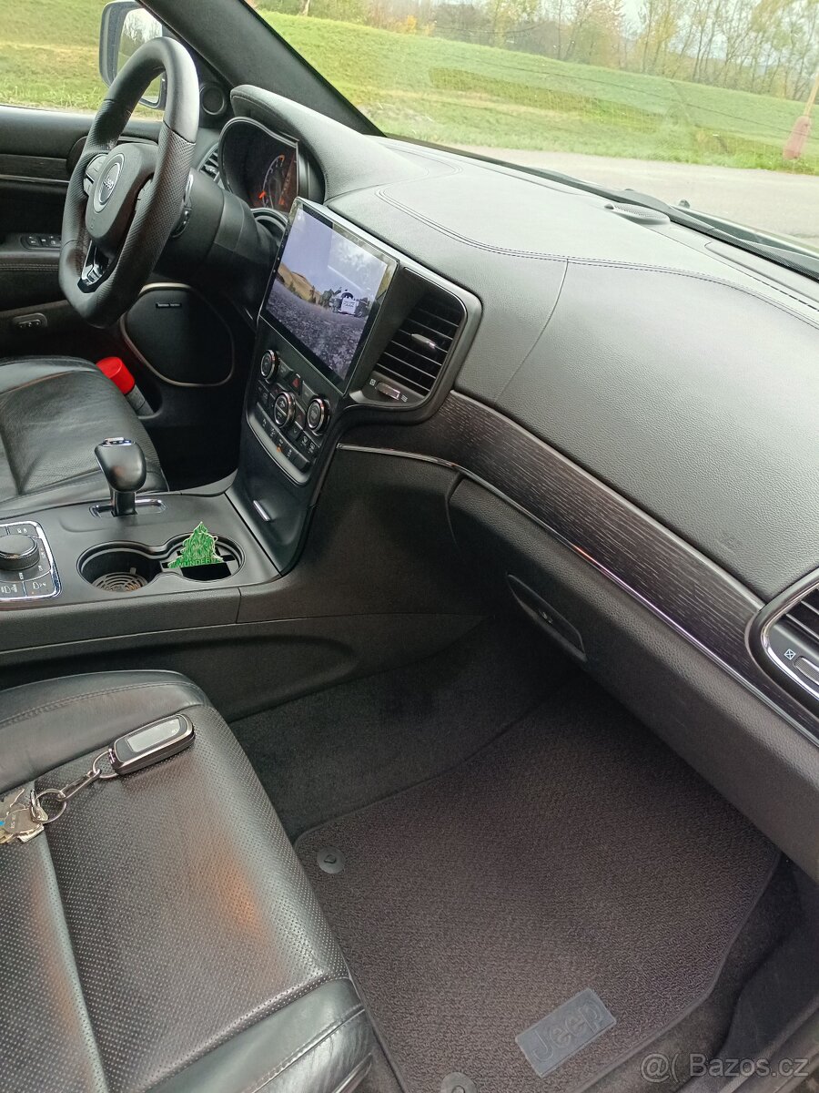 Jeep Grand Cherokee - 17