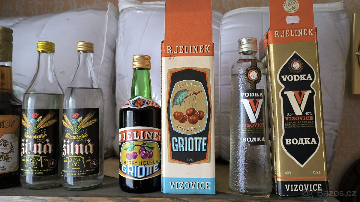 Alkohol - vodka, griotte, myslivec, žitná, režná, gin - 17