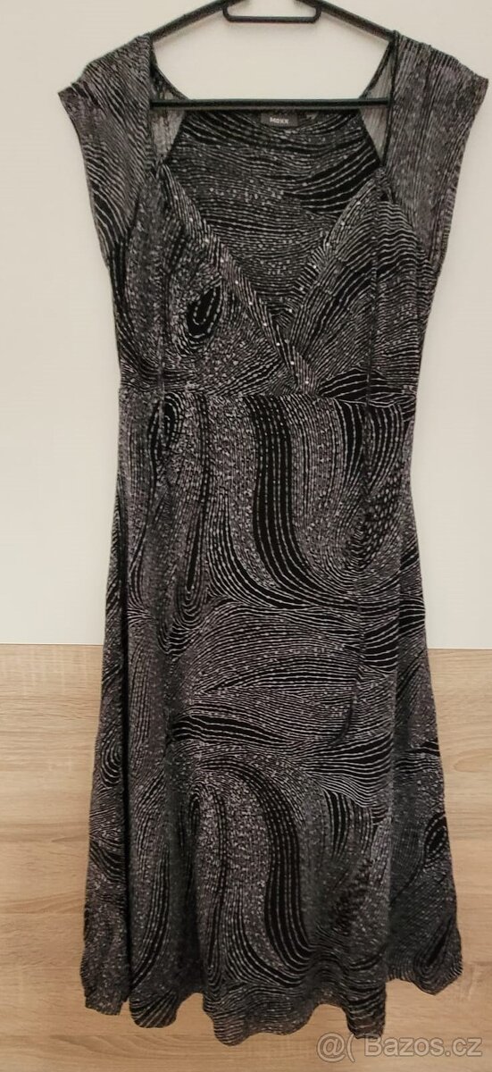 BALÍK OBLEČENÍ VELIKOST M - 17