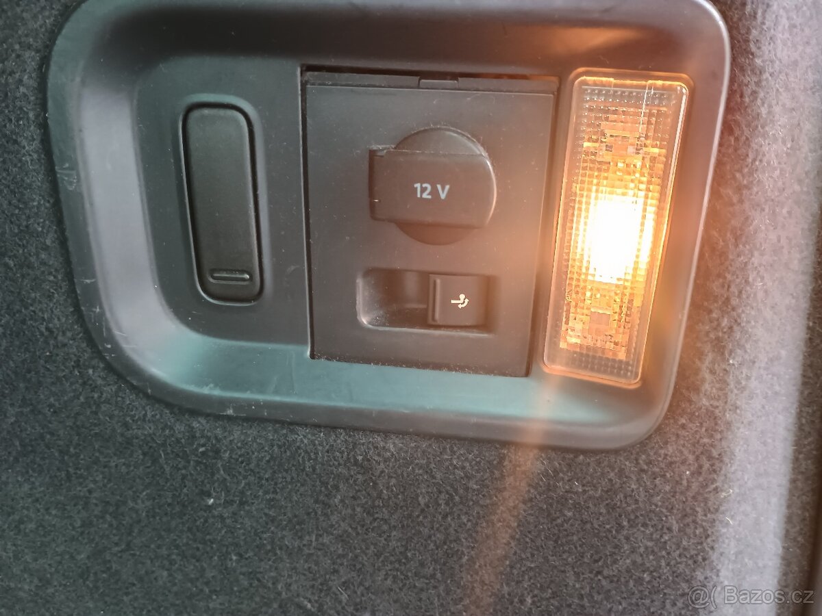 VW SHARAN 2,0 TDI 7 MÍST - 17